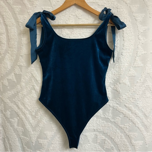 NWT Day + Moon Teal Satin Bow Shoulder Velvet Square Neck Bodysuit - Picture 1 of 8